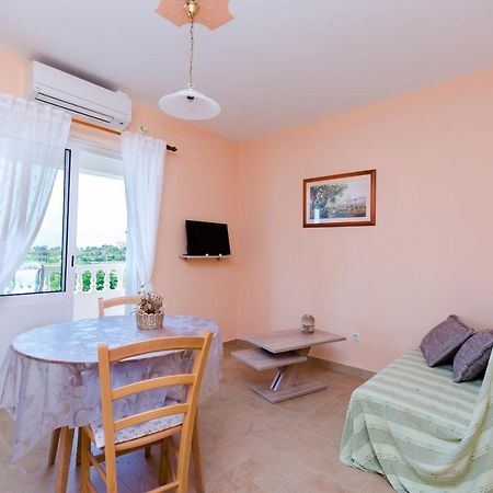 Apartments Marijana Banjol Esterno foto